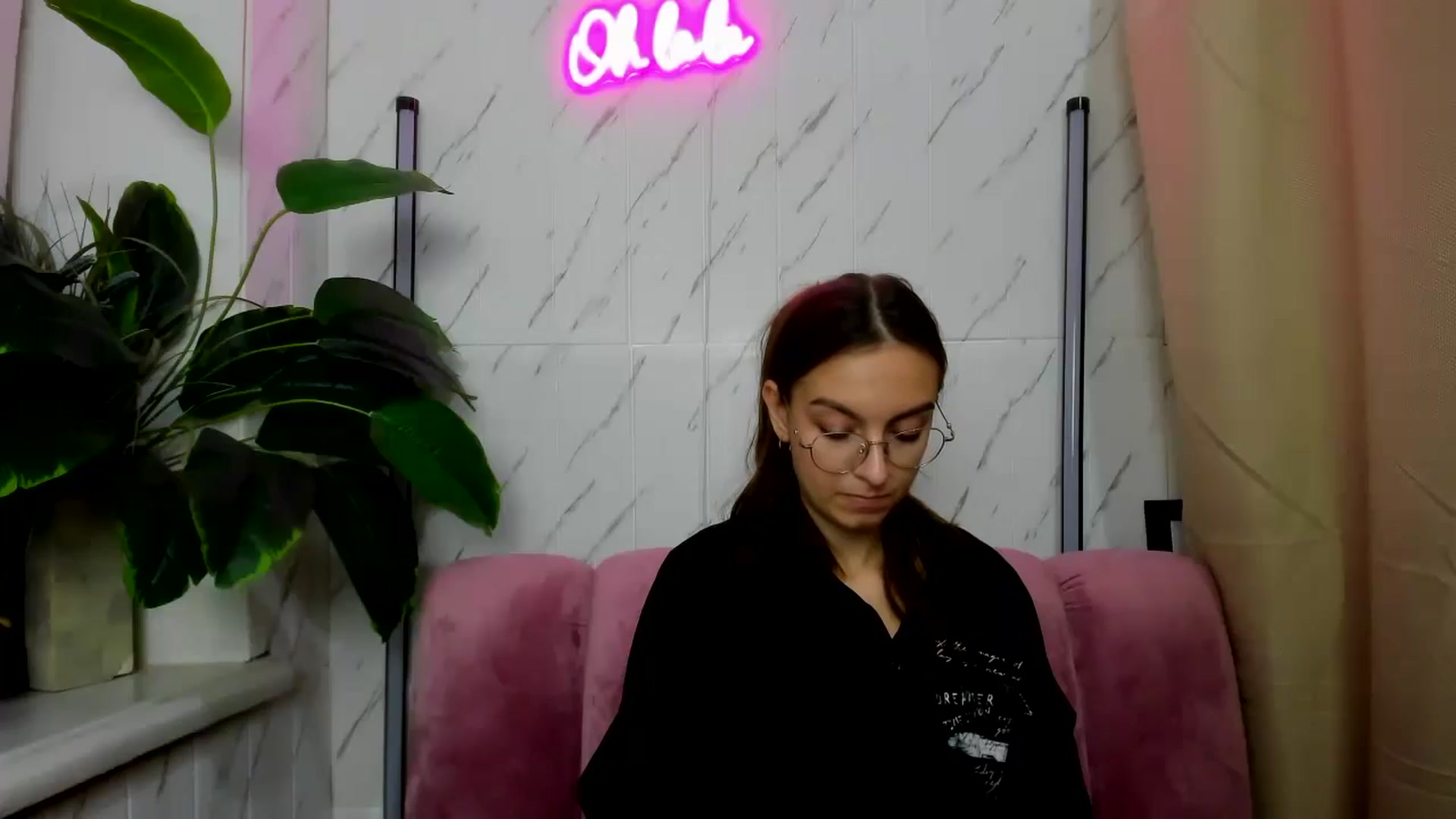Gallery image thumbnail from SofiaLiub's myfreecams stream on, 11/28/2024, 17:56 image 2 of 20