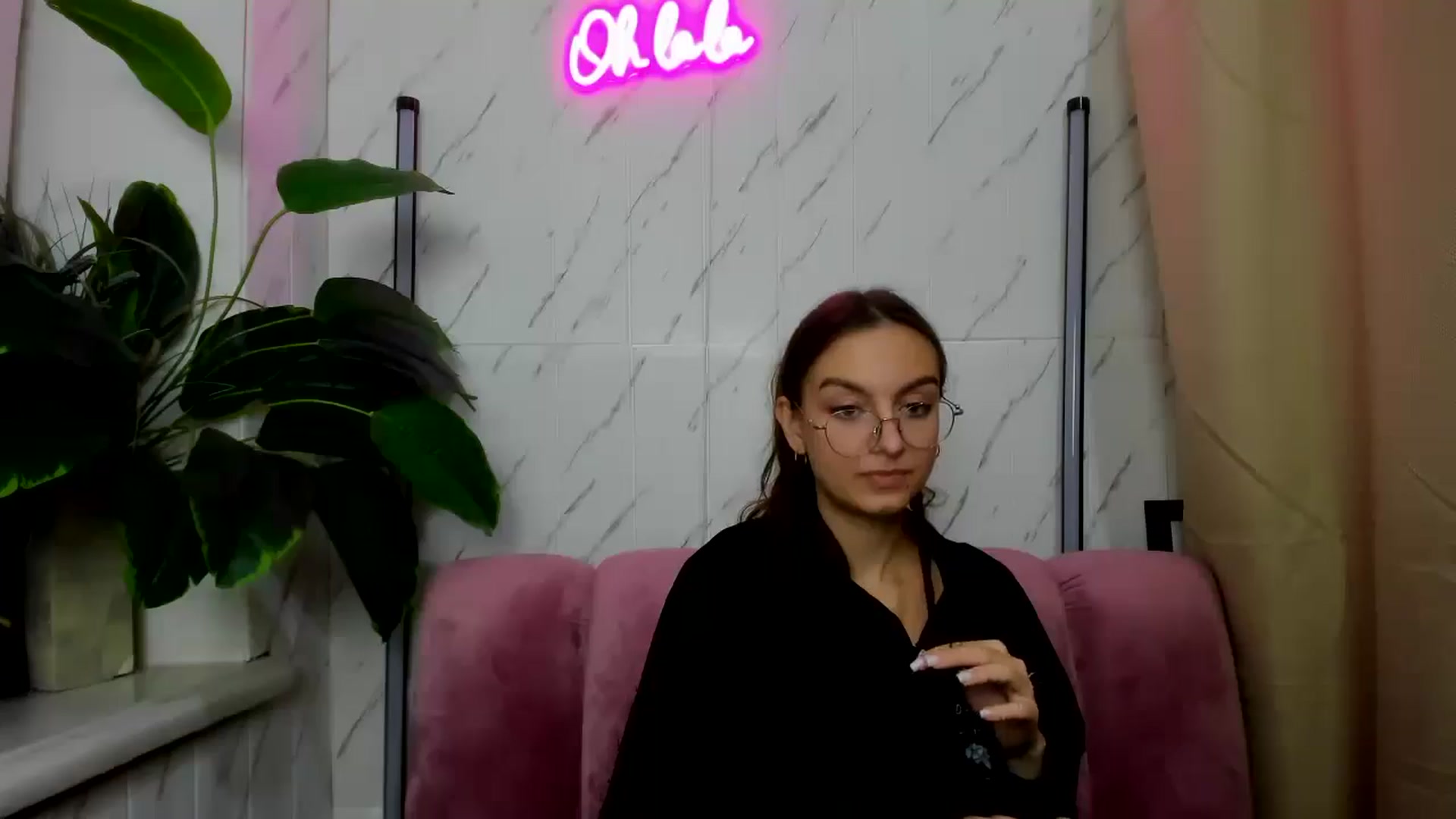 Gallery image thumbnail from SofiaLiub's myfreecams stream on, 11/28/2024, 17:56 image 15 of 20