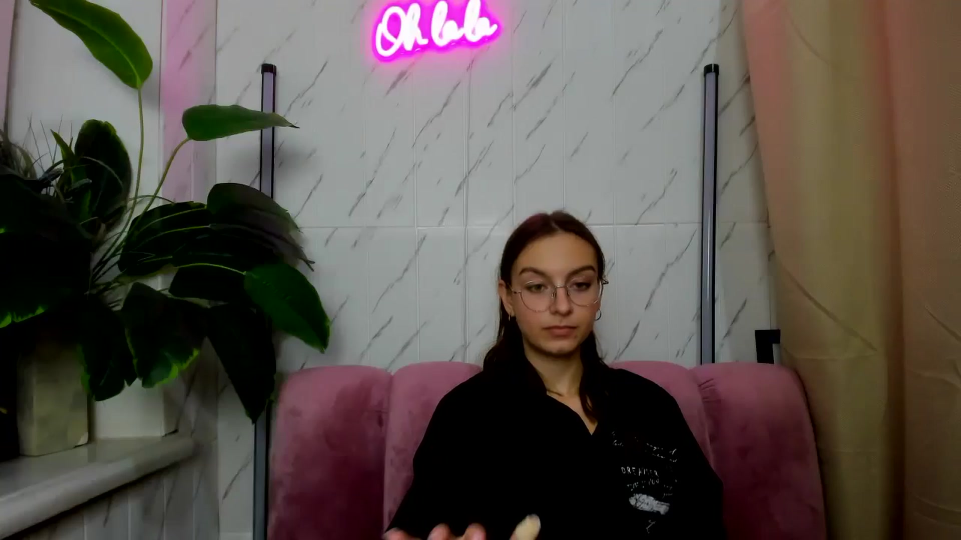 Gallery image thumbnail from SofiaLiub's myfreecams stream on, 11/28/2024, 17:56 image 9 of 20