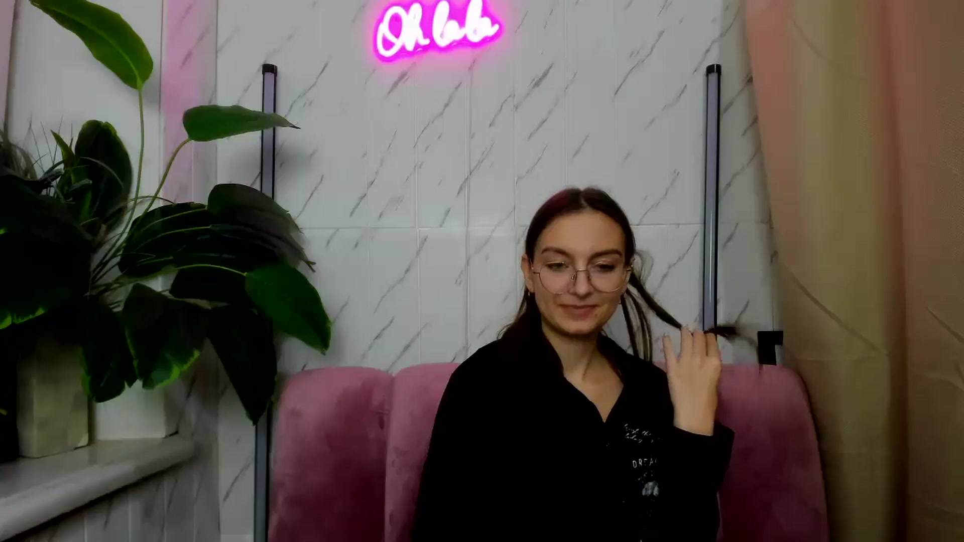 Gallery image thumbnail from SofiaLiub's myfreecams stream on, 11/28/2024, 17:56 image 13 of 20