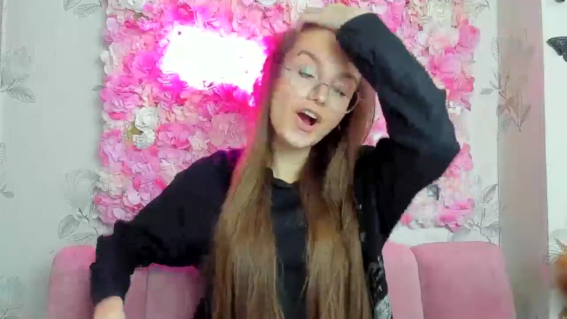 Gallery image thumbnail from SofiaLiub's myfreecams stream on, 11/29/2024, 13:29 image 14 of 20