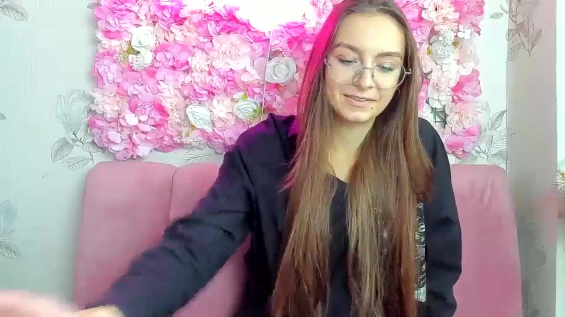 Gallery image thumbnail from SofiaLiub's myfreecams stream on, 11/30/2024, 12:15 image 13 of 20