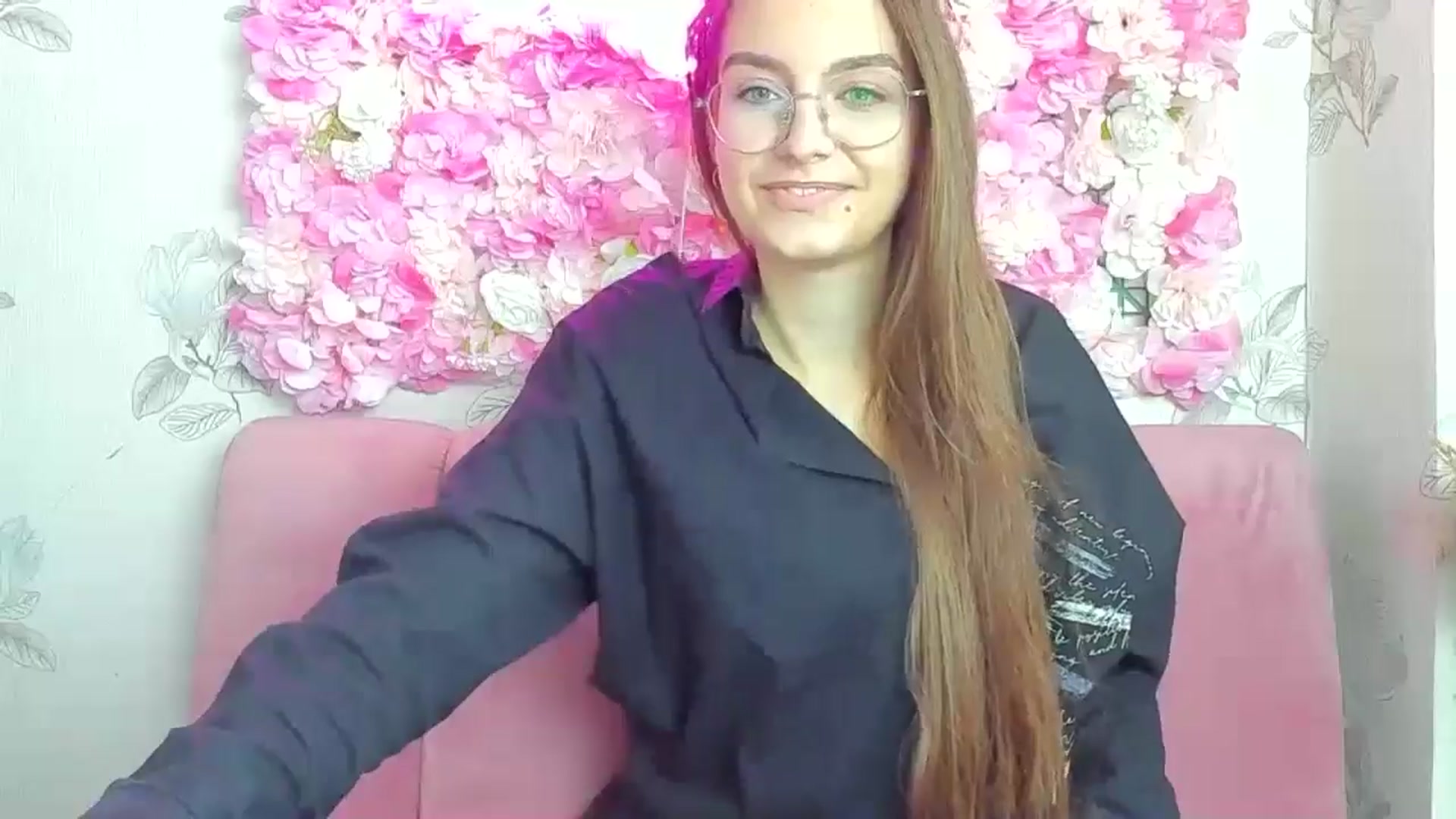 Gallery image thumbnail from SofiaLiub's myfreecams stream on, 11/30/2024, 12:15 image 9 of 20