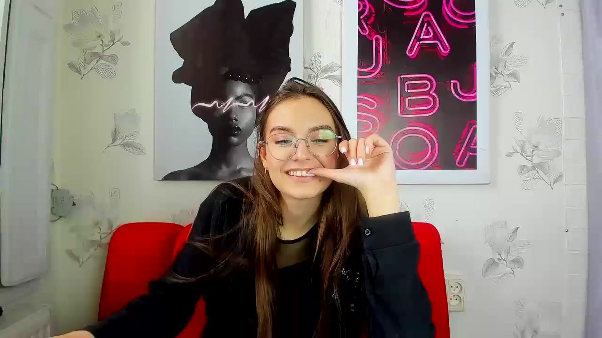 Gallery image thumbnail from SofiaLiub's myfreecams stream on, 12/03/2024, 11:16 image 14 of 20