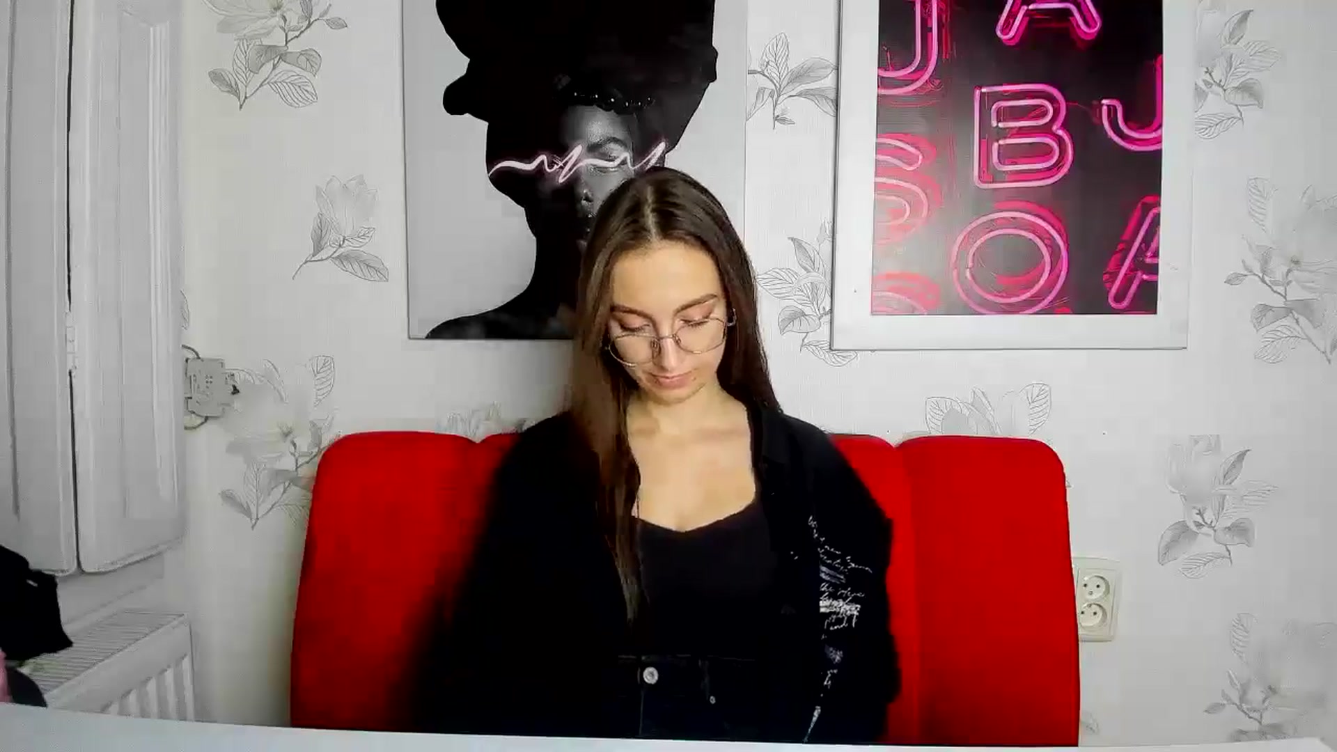 Gallery image thumbnail from SofiaLiub's myfreecams stream on, 12/03/2024, 15:13 image 6 of 20