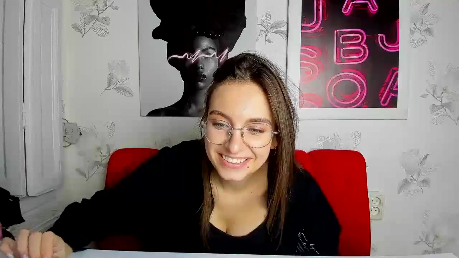 Gallery image thumbnail from SofiaLiub's myfreecams stream on, 12/03/2024, 15:13 image 7 of 20