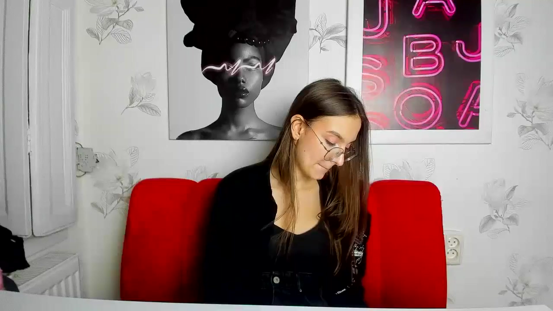 Gallery image thumbnail from SofiaLiub's myfreecams stream on, 12/03/2024, 15:13 image 5 of 20