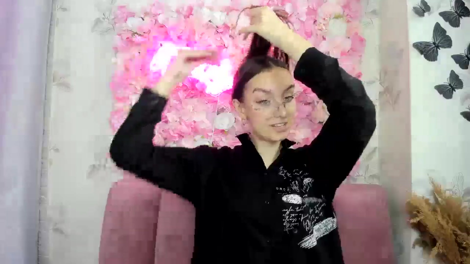 Gallery image thumbnail from SofiaLiub's myfreecams stream on, 12/05/2024, 11:44 image 3 of 20