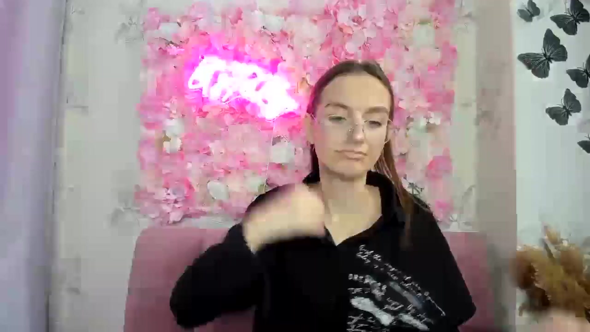 Gallery image thumbnail from SofiaLiub's myfreecams stream on, 12/05/2024, 12:01 image 10 of 20