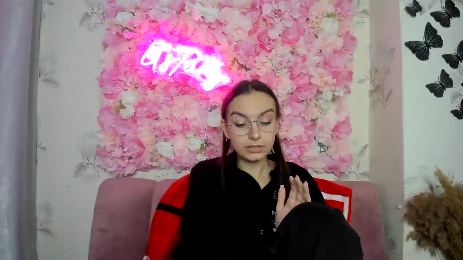 Gallery image thumbnail from SofiaLiub's myfreecams stream on, 12/05/2024, 13:10 image 9 of 20