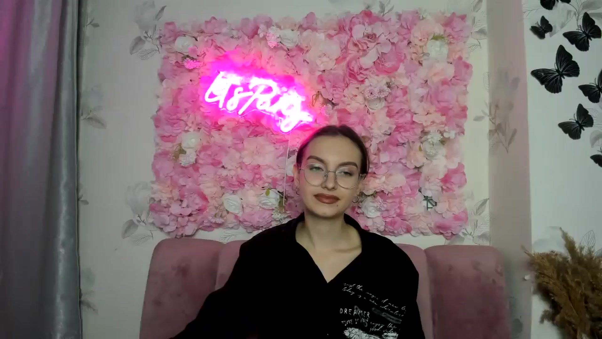 Gallery image thumbnail from SofiaLiub's myfreecams stream on, 12/08/2024, 15:07 image 5 of 20