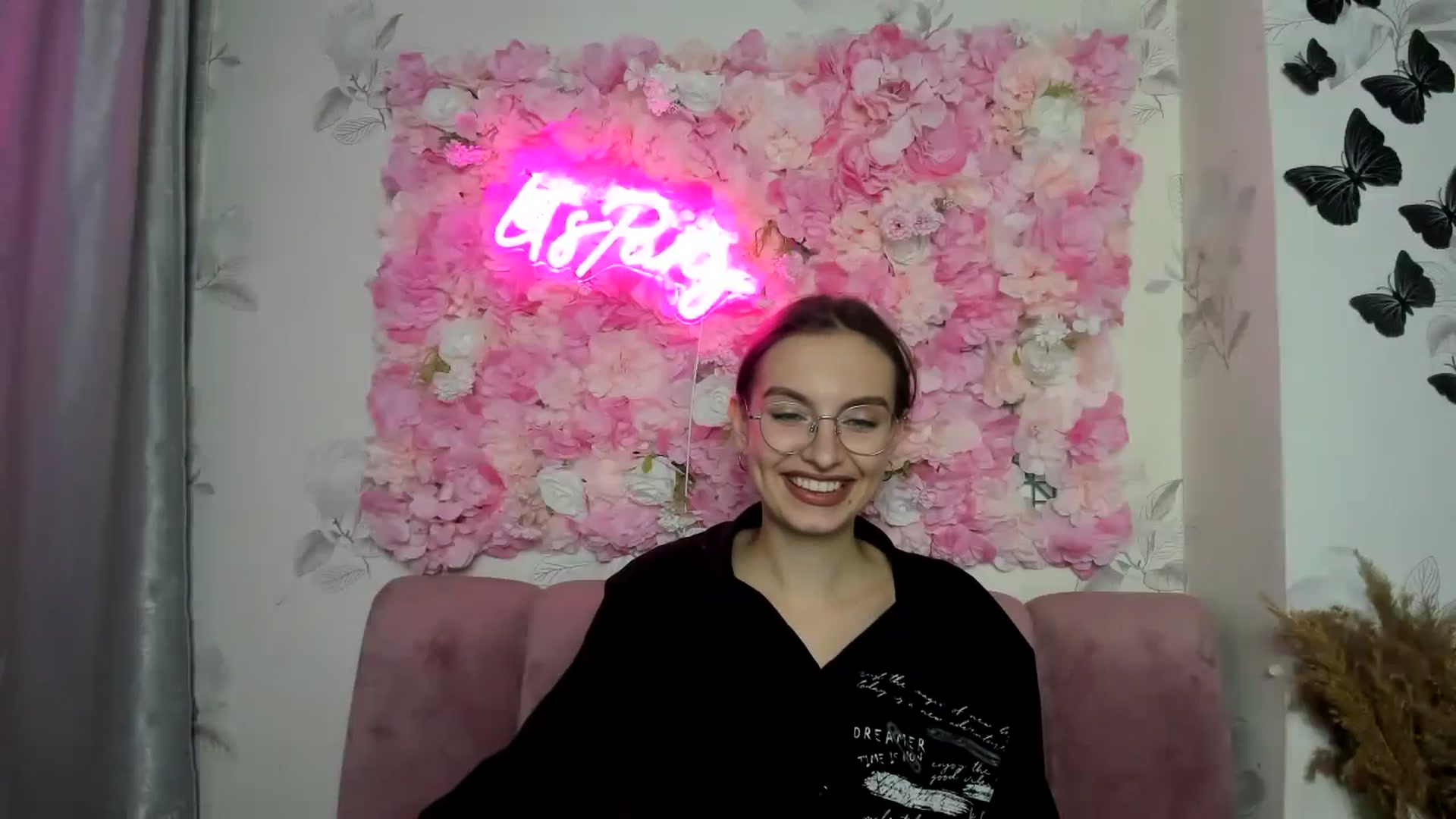 Gallery image thumbnail from SofiaLiub's myfreecams stream on, 12/08/2024, 15:07 image 2 of 20