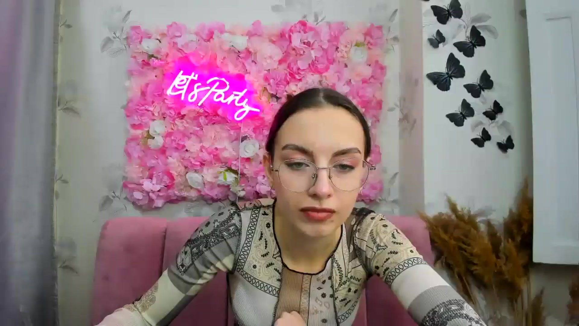 Gallery image thumbnail from SofiaLiub's myfreecams stream on, 12/11/2024, 11:11 image 13 of 20