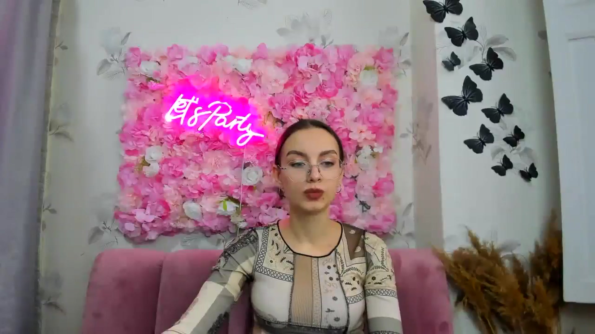Gallery image thumbnail from SofiaLiub's myfreecams stream on, 12/11/2024, 11:51 image 9 of 20