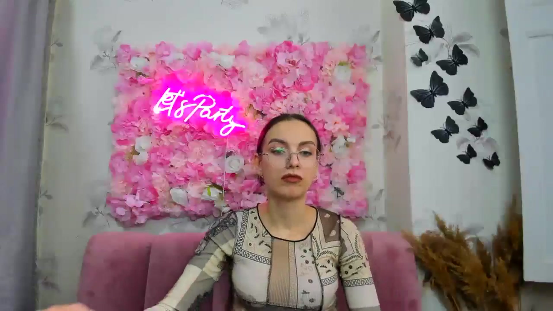 Gallery image thumbnail from SofiaLiub's myfreecams stream on, 12/11/2024, 11:51 image 11 of 20