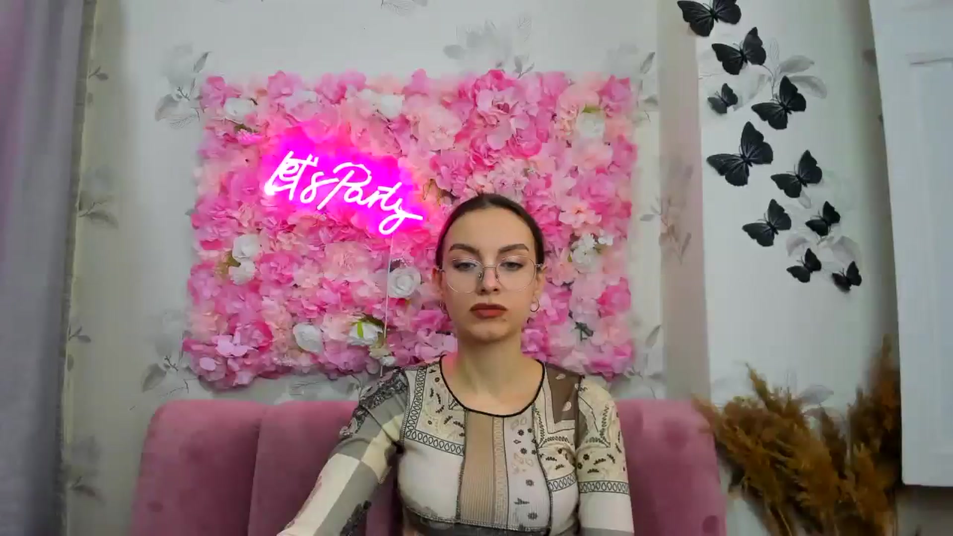 Gallery image thumbnail from SofiaLiub's myfreecams stream on, 12/11/2024, 11:51 image 4 of 20