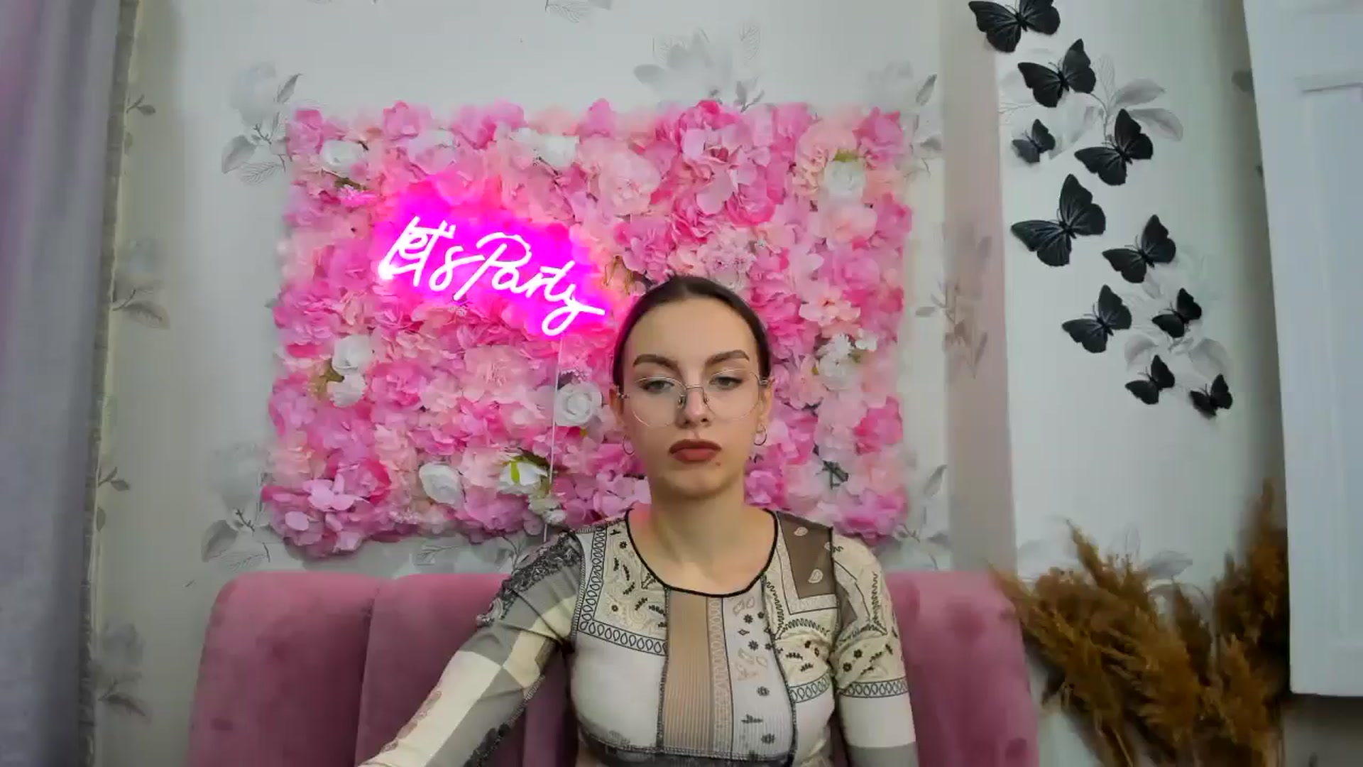 Gallery image thumbnail from SofiaLiub's myfreecams stream on, 12/11/2024, 11:51 image 8 of 20