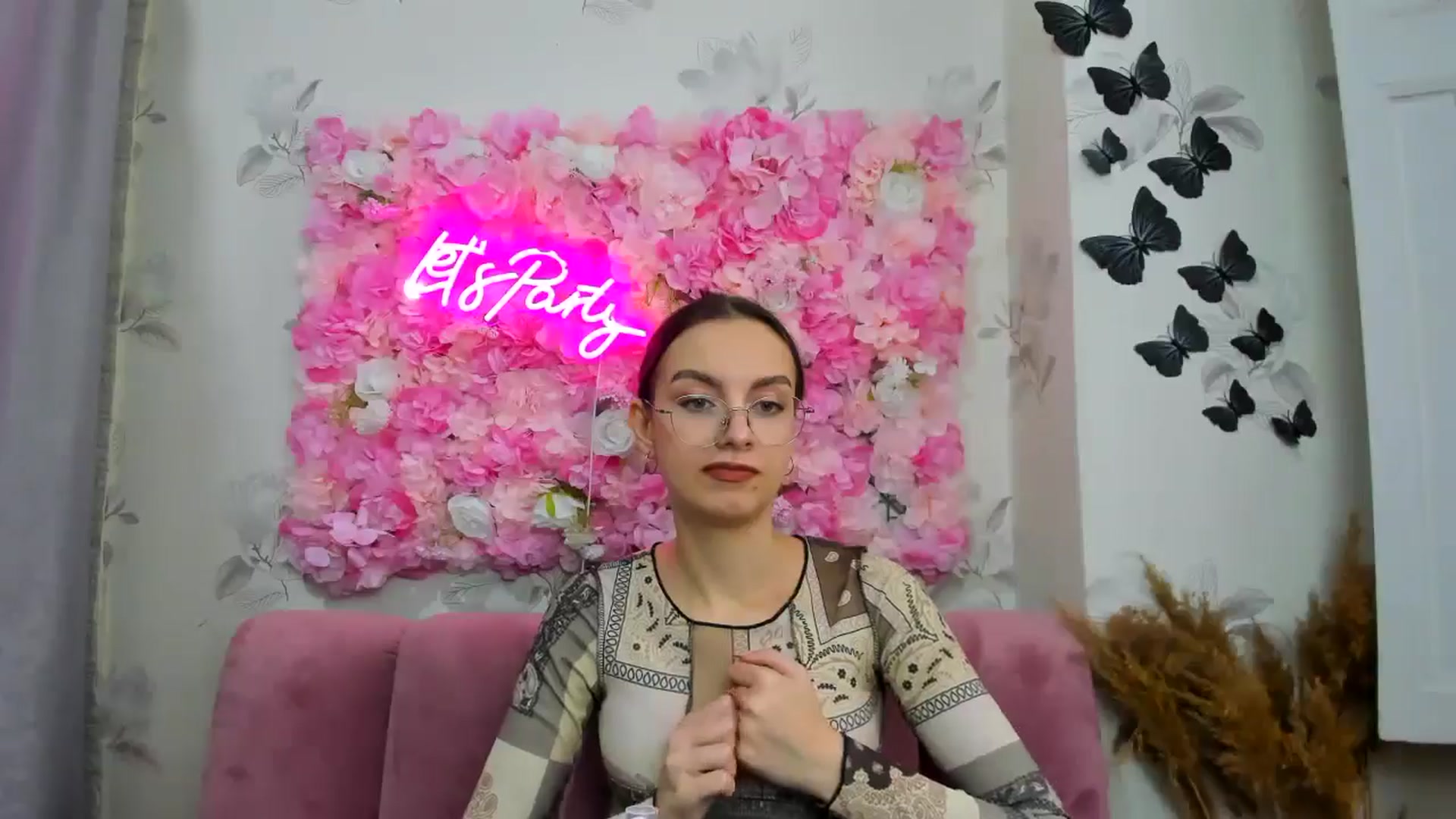Gallery image thumbnail from SofiaLiub's myfreecams stream on, 12/11/2024, 11:51 image 7 of 20