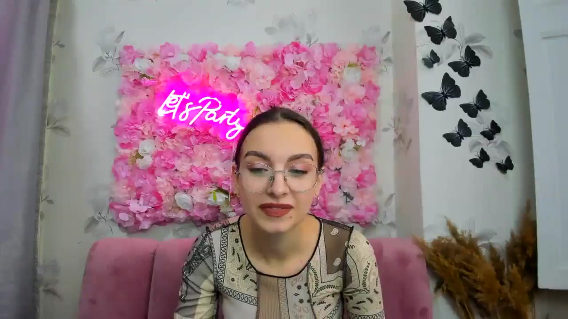 Gallery image thumbnail from SofiaLiub's myfreecams stream on, 12/11/2024, 11:51 image 20 of 20