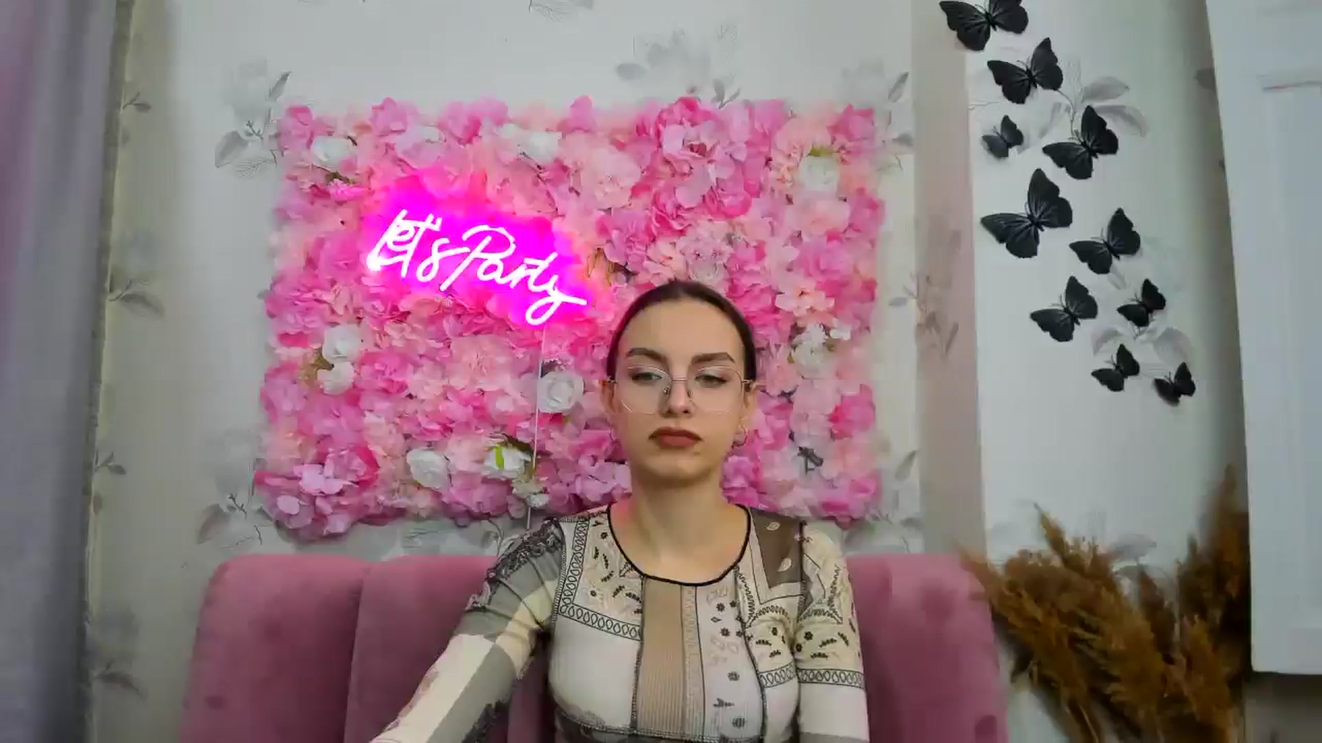 Gallery image thumbnail from SofiaLiub's myfreecams stream on, 12/11/2024, 11:51 image 6 of 20