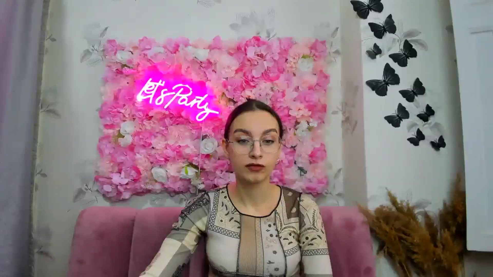 Gallery image thumbnail from SofiaLiub's myfreecams stream on, 12/11/2024, 11:51 image 13 of 20