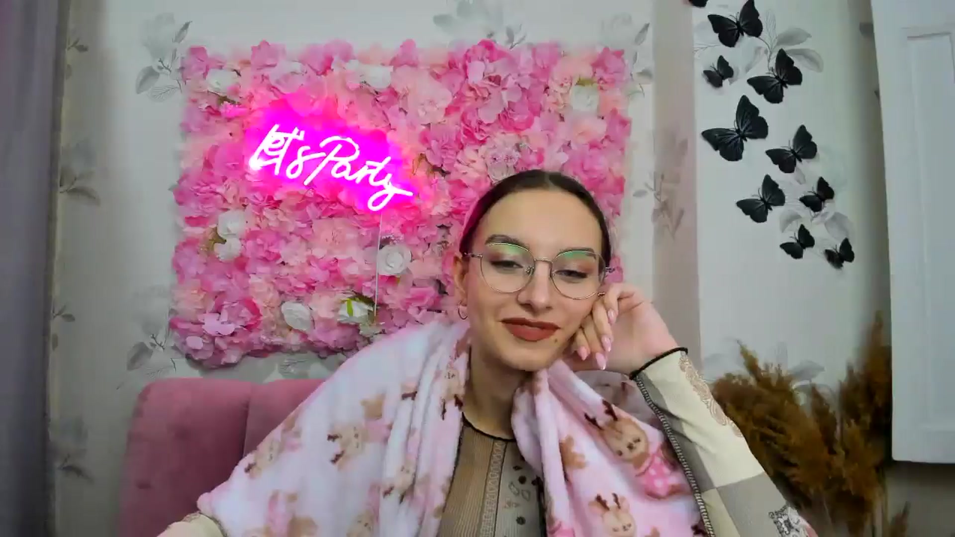 Gallery image thumbnail from SofiaLiub's myfreecams stream on, 12/11/2024, 12:55 image 17 of 20