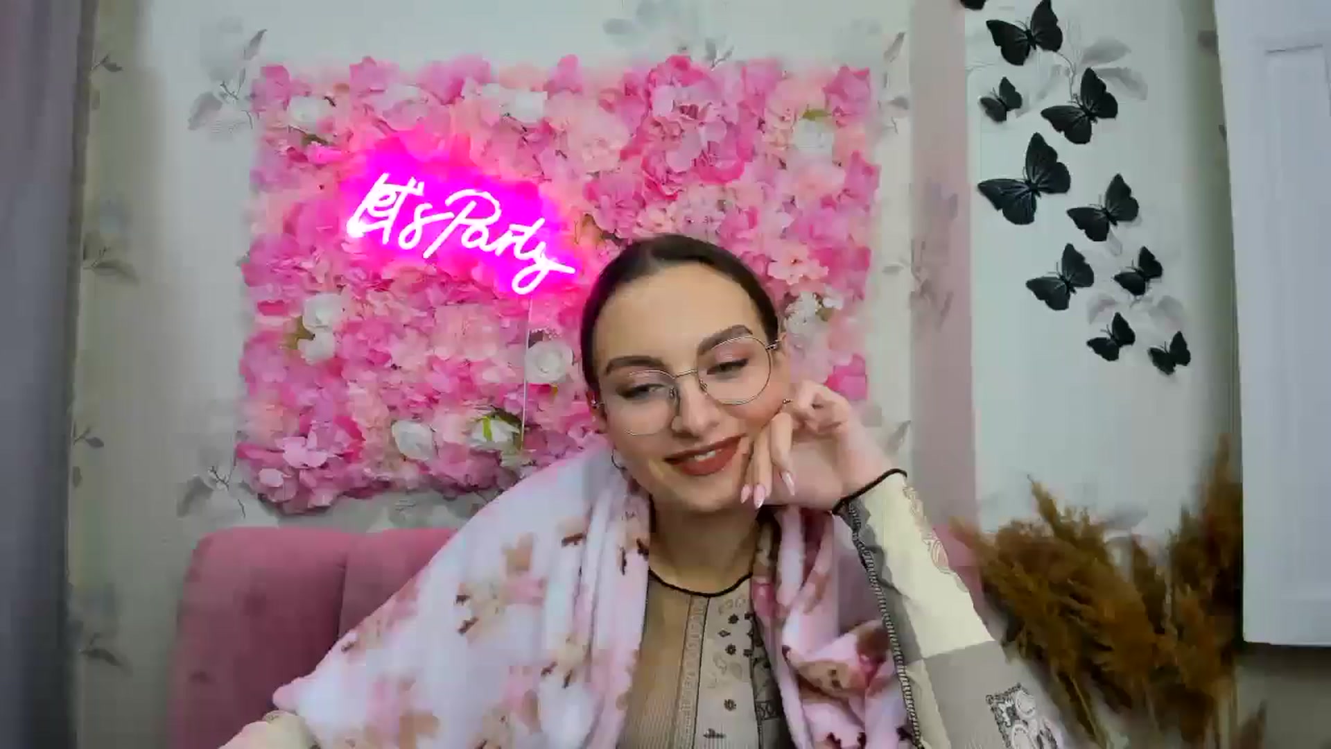 Gallery image thumbnail from SofiaLiub's myfreecams stream on, 12/11/2024, 12:55 image 18 of 20