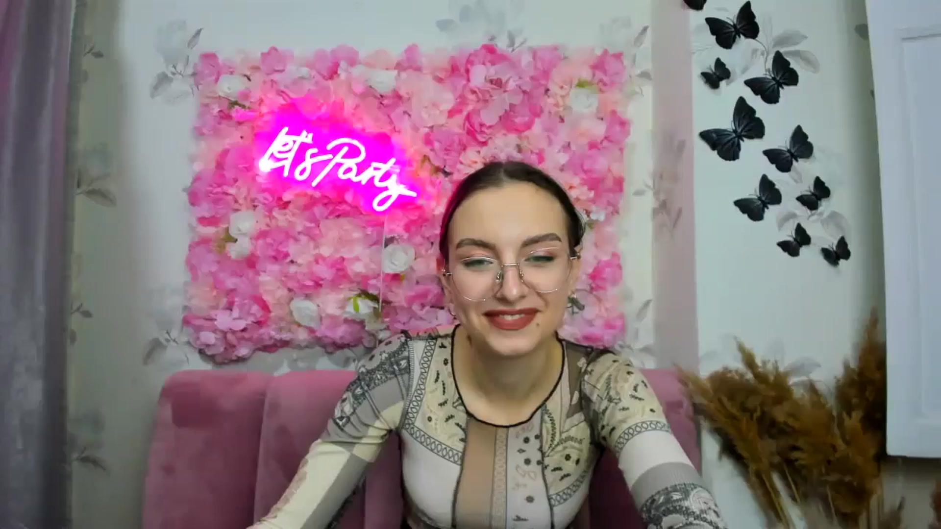 Gallery image thumbnail from SofiaLiub's myfreecams stream on, 12/11/2024, 15:00 image 10 of 20