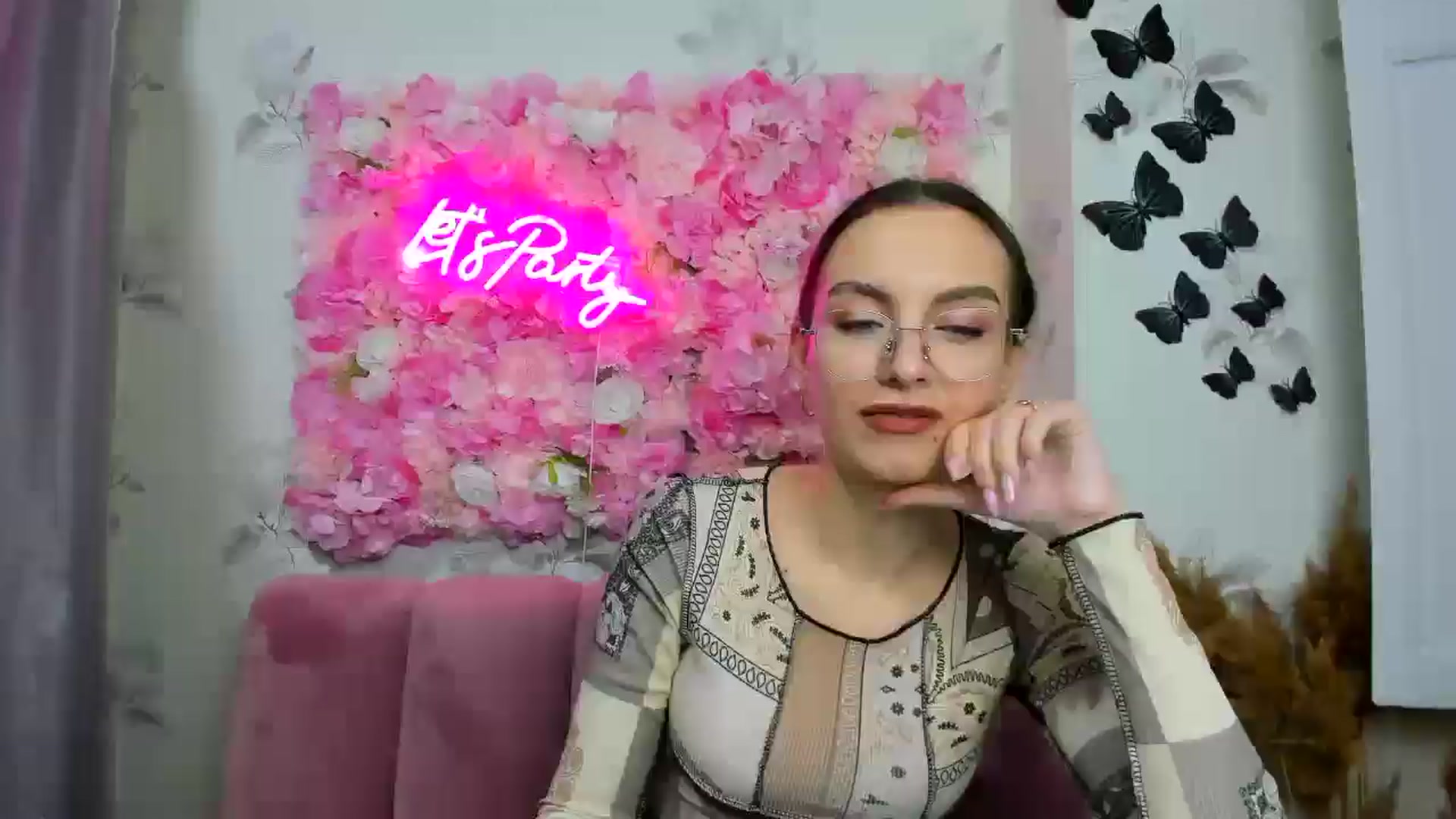 Gallery image thumbnail from SofiaLiub's myfreecams stream on, 12/11/2024, 15:00 image 1 of 20