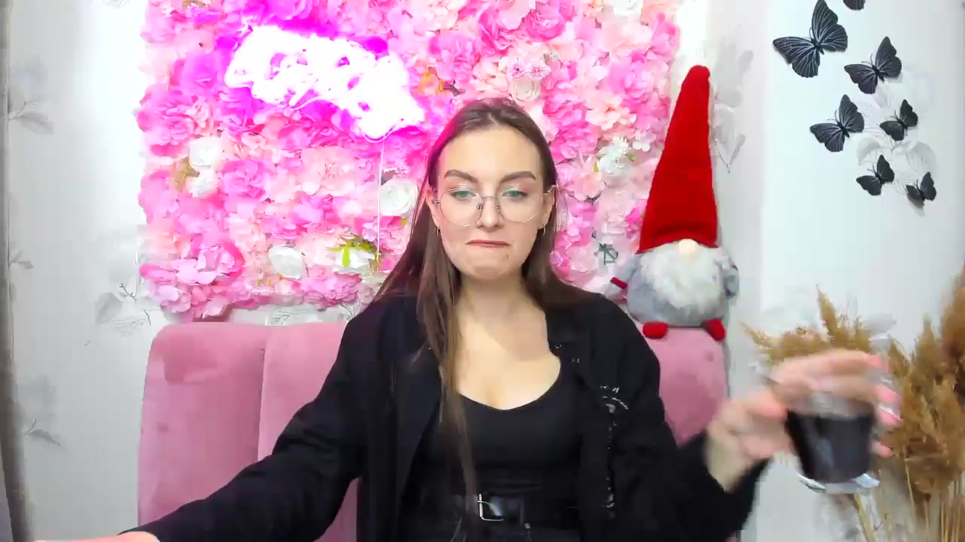 Gallery image thumbnail from SofiaLiub's myfreecams stream on, 12/12/2024, 14:08 image 19 of 20