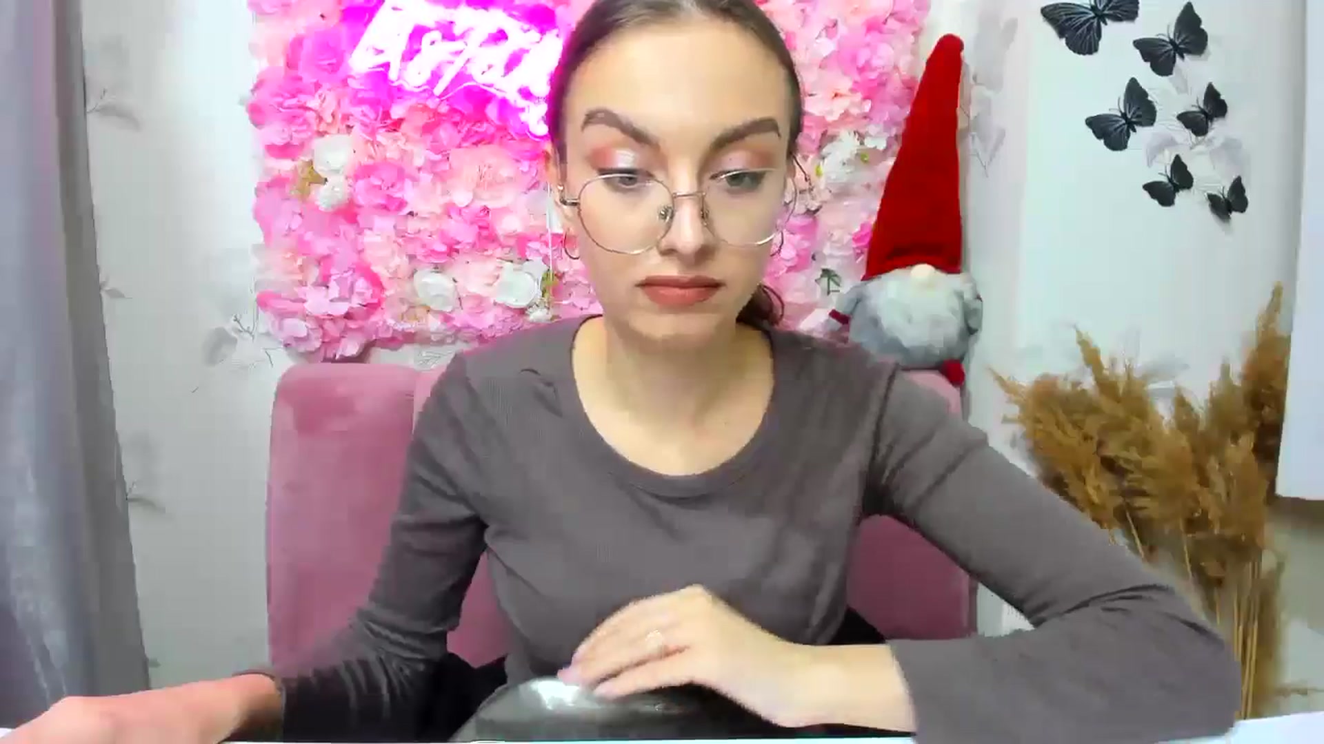 Gallery image thumbnail from SofiaLiub's myfreecams stream on, 12/12/2024, 16:05 image 18 of 20