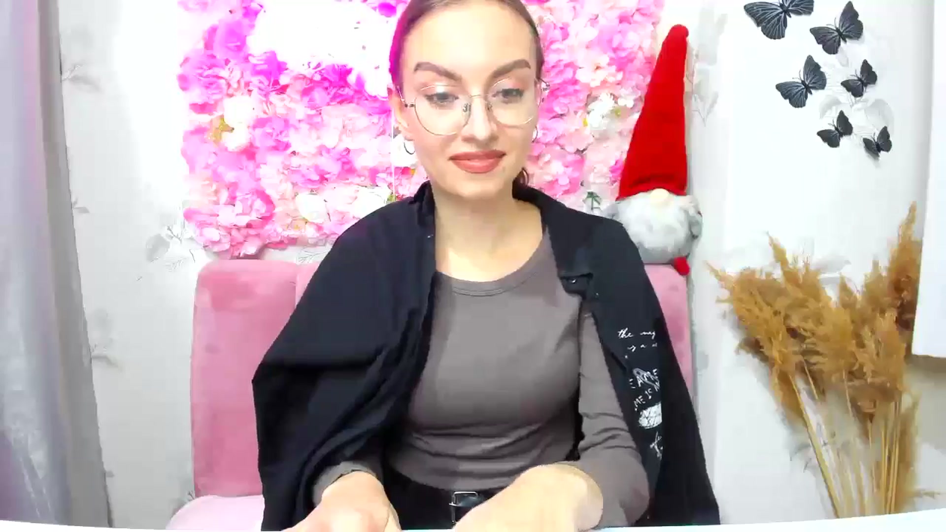 Gallery image thumbnail from SofiaLiub's myfreecams stream on, 12/12/2024, 16:05 image 19 of 20