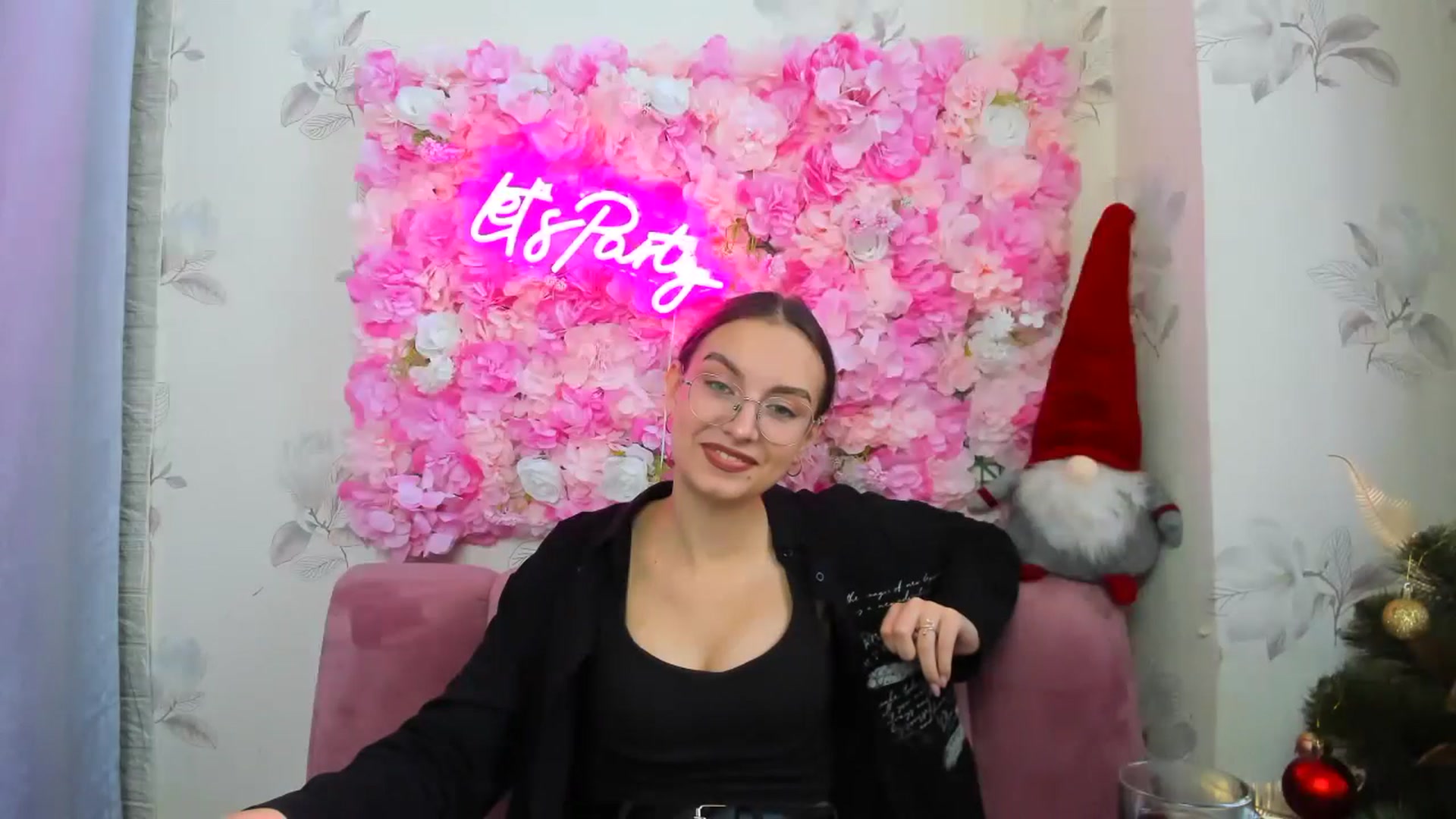 Gallery image thumbnail from SofiaLiub's myfreecams stream on, 12/13/2024, 11:22 image 13 of 20