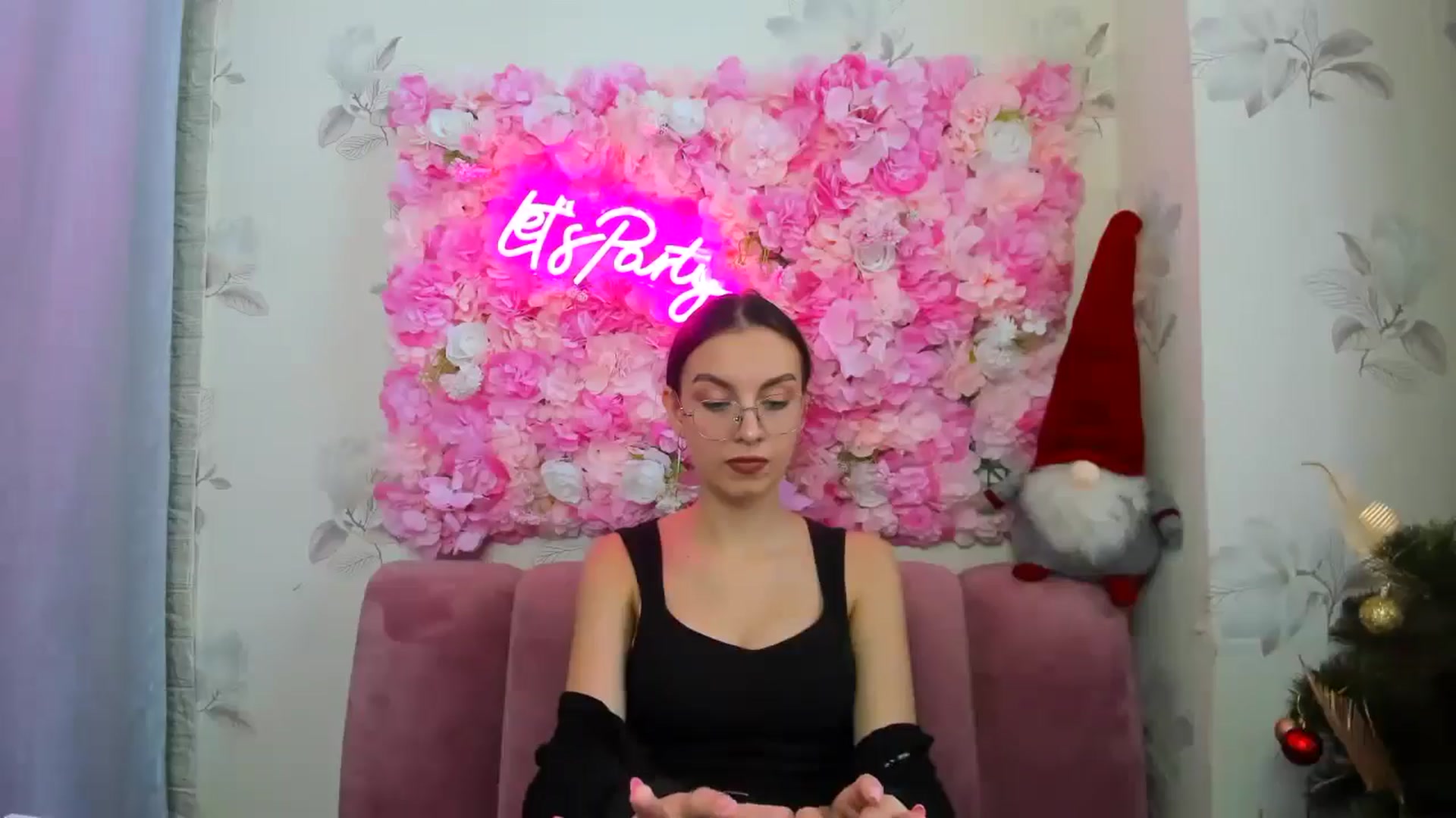 Gallery image thumbnail from SofiaLiub's myfreecams stream on, 12/13/2024, 12:38 image 3 of 20