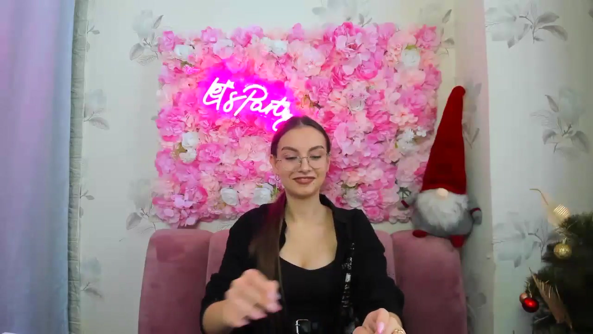 Gallery image thumbnail from SofiaLiub's myfreecams stream on, 12/13/2024, 12:38 image 6 of 20