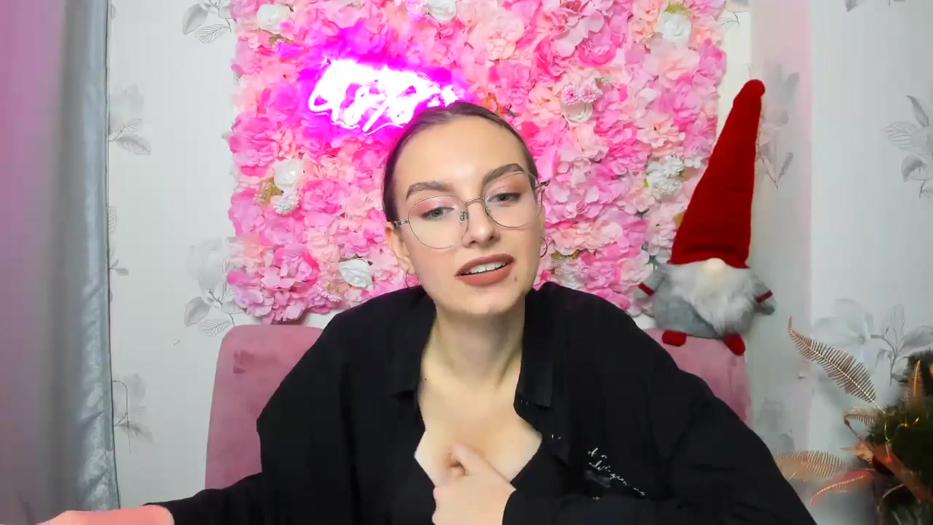 Gallery image thumbnail from SofiaLiub's myfreecams stream on, 12/13/2024, 15:46 image 16 of 20