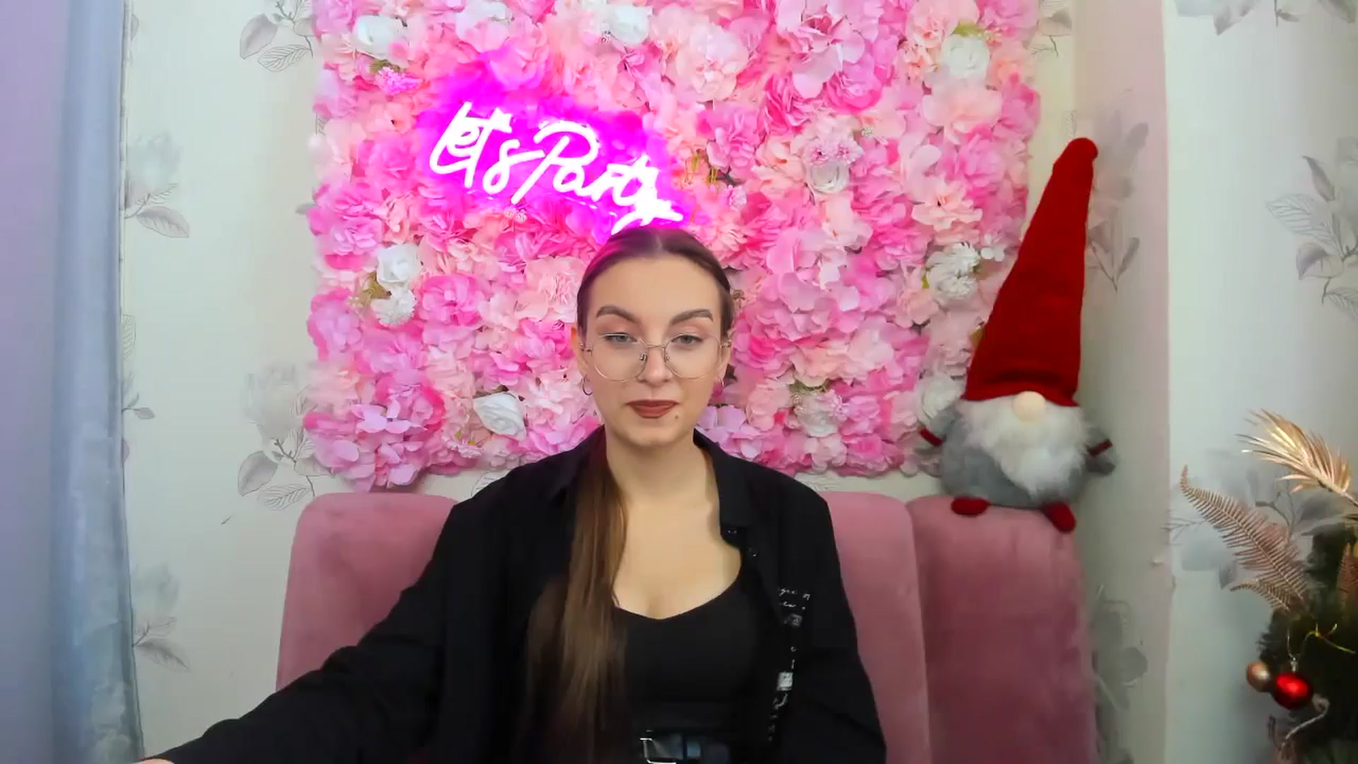 Gallery image thumbnail from SofiaLiub's myfreecams stream on, 12/14/2024, 11:37 image 5 of 20