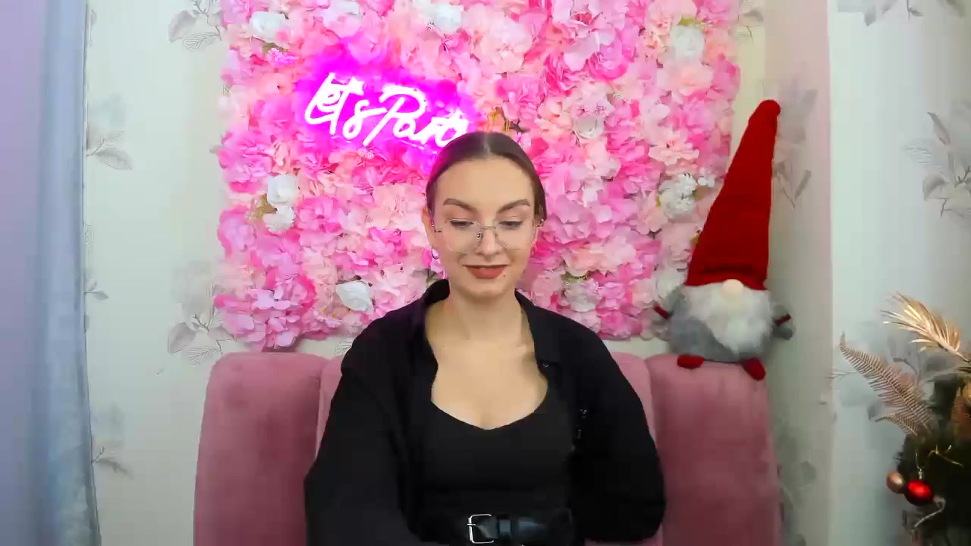 Gallery image thumbnail from SofiaLiub's myfreecams stream on, 12/14/2024, 11:37 image 20 of 20