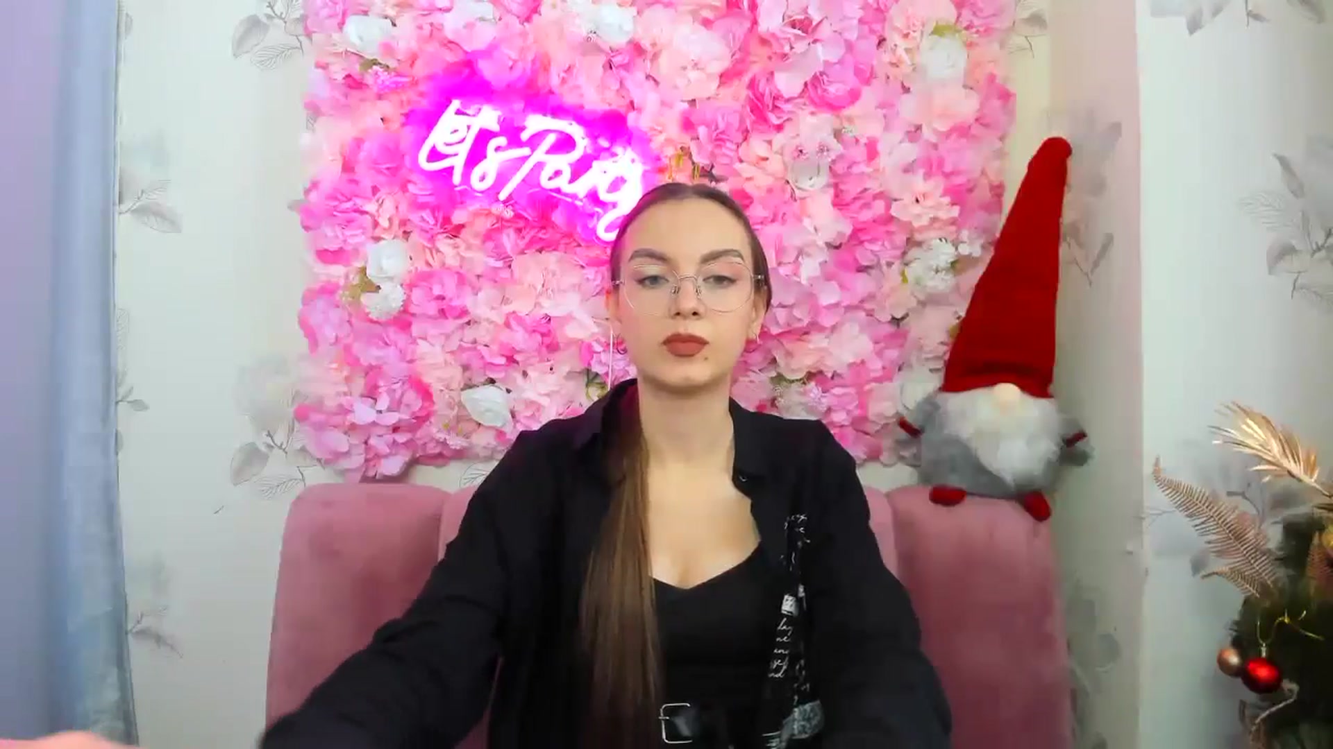 Gallery image thumbnail from SofiaLiub's myfreecams stream on, 12/14/2024, 11:37 image 16 of 20