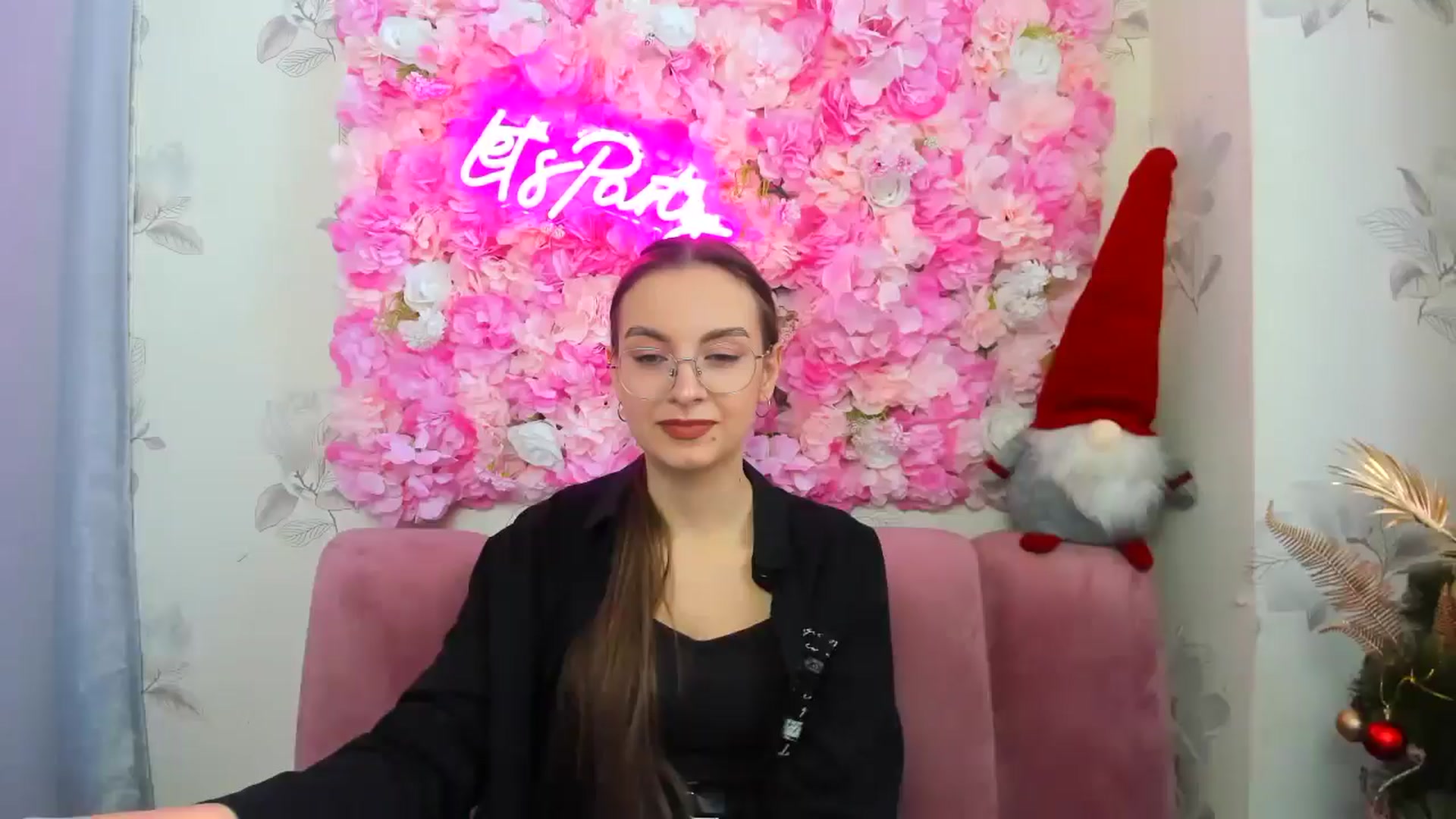 Gallery image thumbnail from SofiaLiub's myfreecams stream on, 12/14/2024, 11:37 image 1 of 20