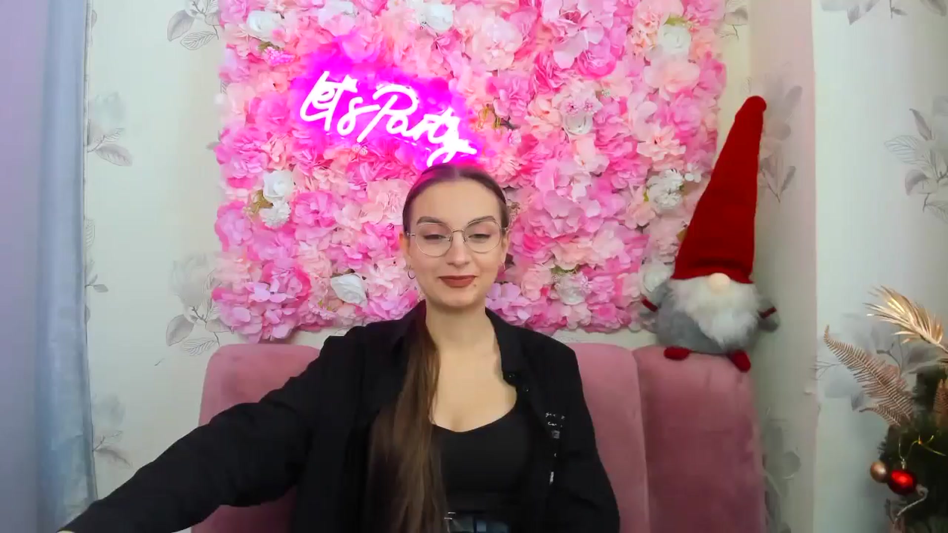 Gallery image thumbnail from SofiaLiub's myfreecams stream on, 12/14/2024, 11:37 image 9 of 20