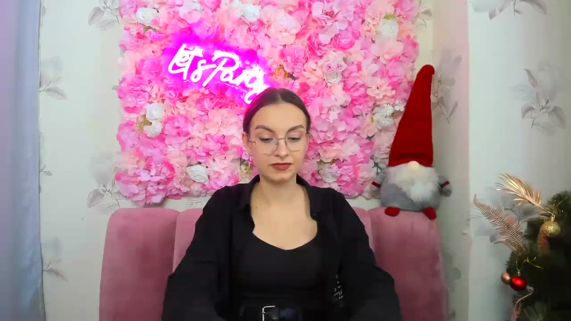 Gallery image thumbnail from SofiaLiub's myfreecams stream on, 12/14/2024, 13:01 image 6 of 20