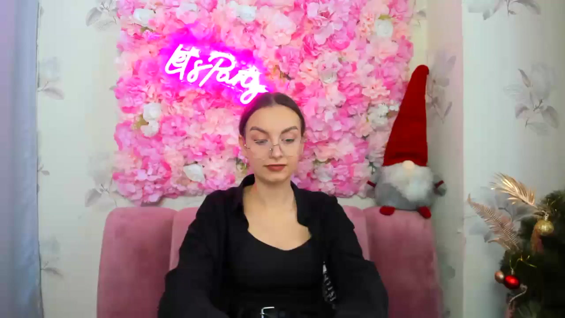 Gallery image thumbnail from SofiaLiub's myfreecams stream on, 12/14/2024, 13:01 image 1 of 20