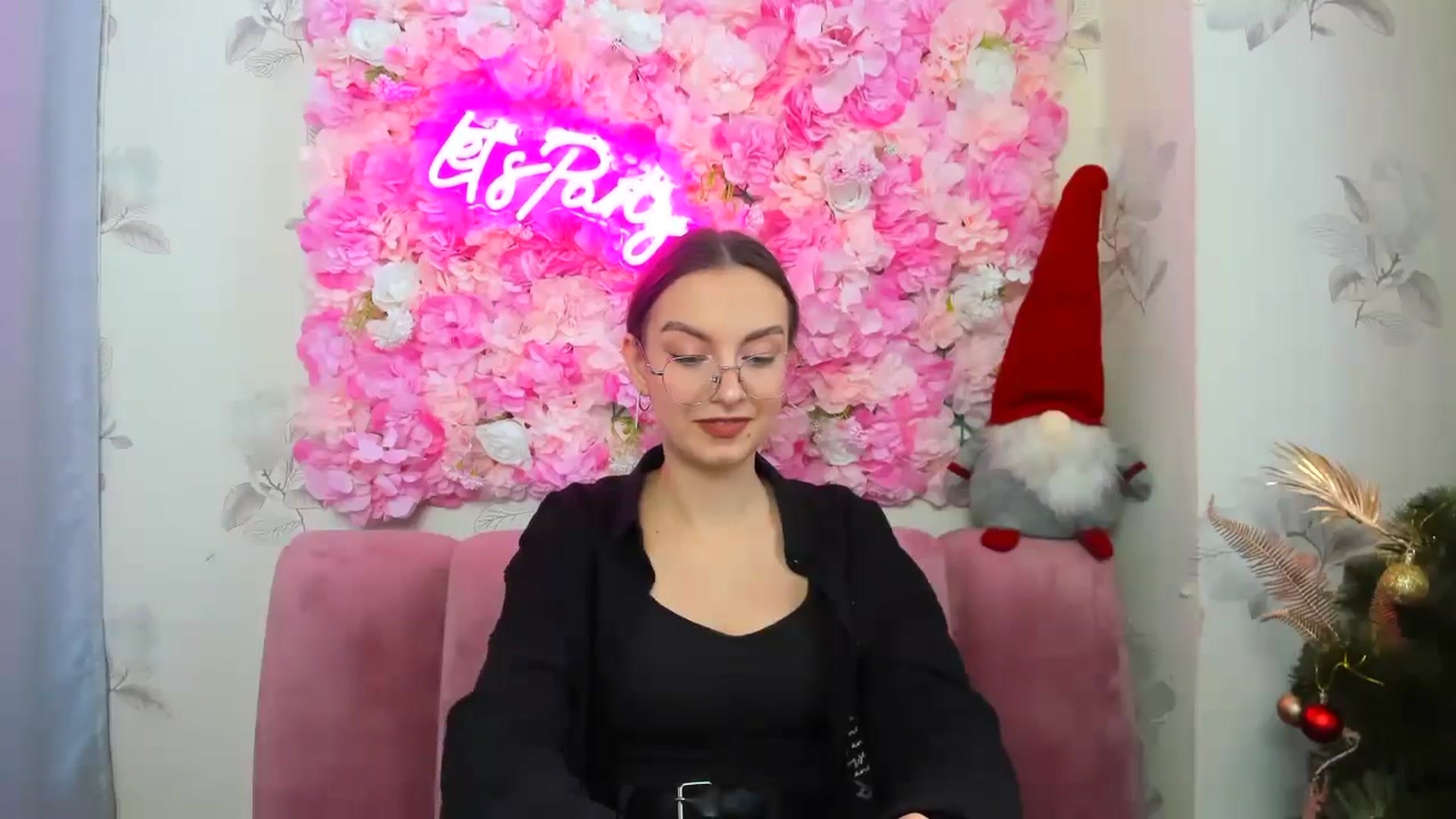 Gallery image thumbnail from SofiaLiub's myfreecams stream on, 12/14/2024, 13:01 image 13 of 20