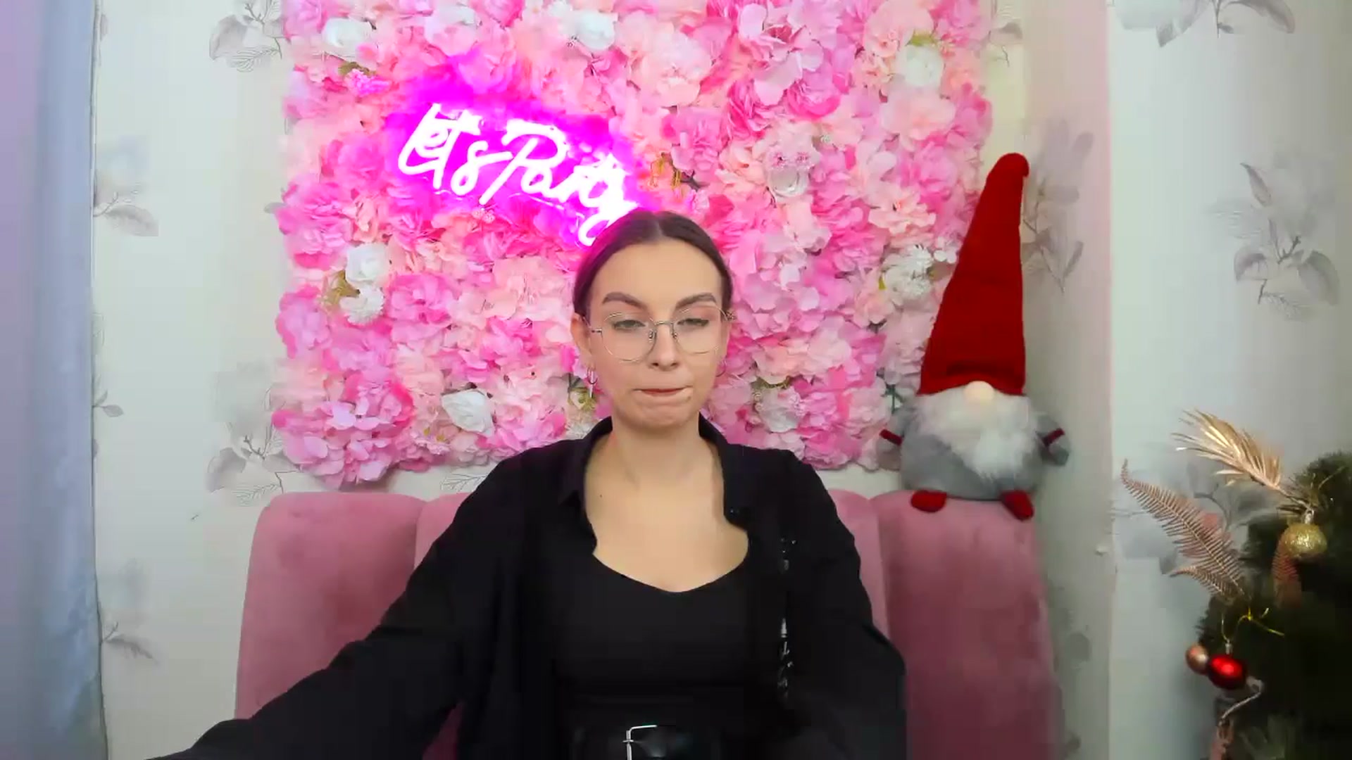 Gallery image thumbnail from SofiaLiub's myfreecams stream on, 12/14/2024, 13:01 image 7 of 20