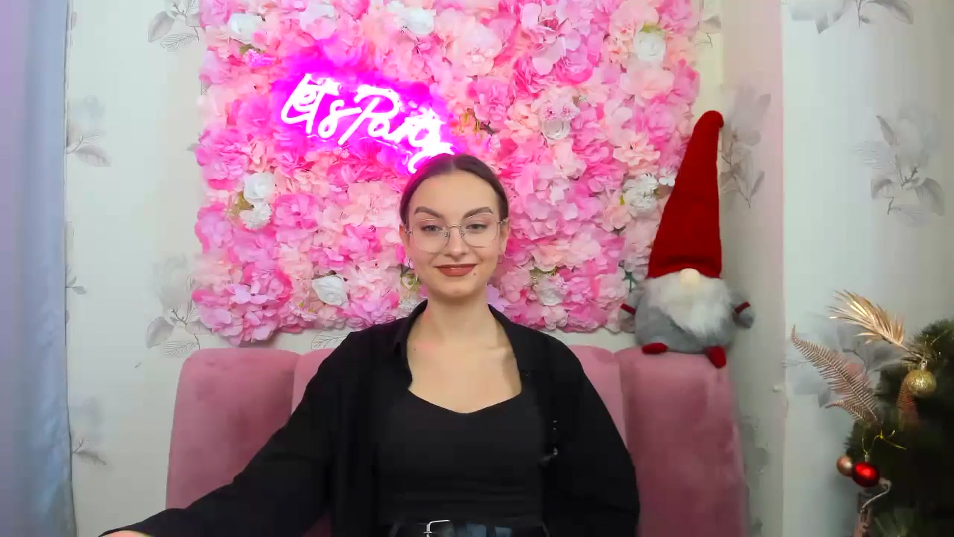 Gallery image thumbnail from SofiaLiub's myfreecams stream on, 12/14/2024, 13:01 image 14 of 20