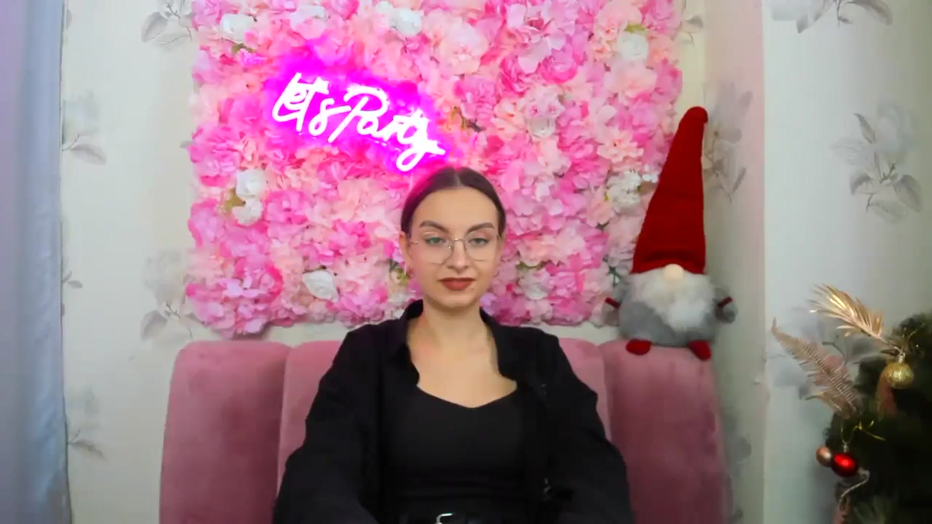 Gallery image thumbnail from SofiaLiub's myfreecams stream on, 12/14/2024, 13:01 image 4 of 20