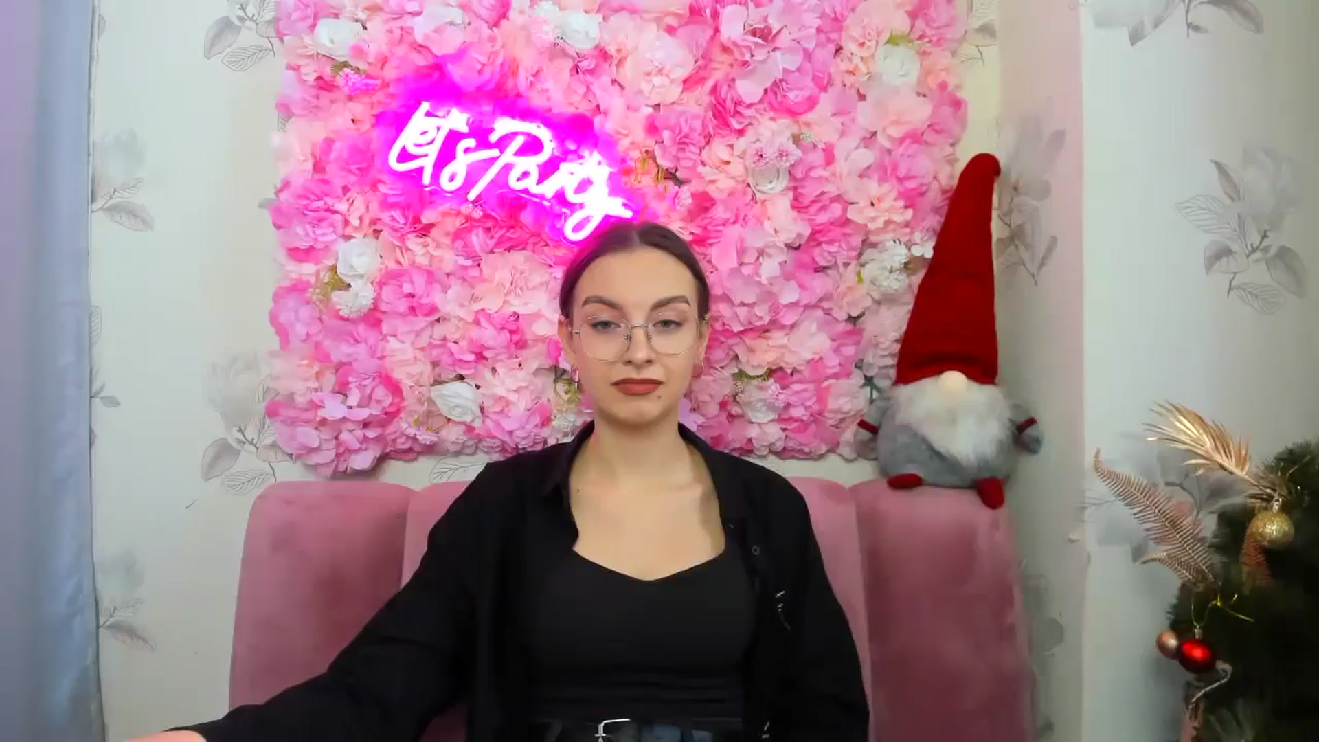 Gallery image thumbnail from SofiaLiub's myfreecams stream on, 12/14/2024, 13:01 image 16 of 20