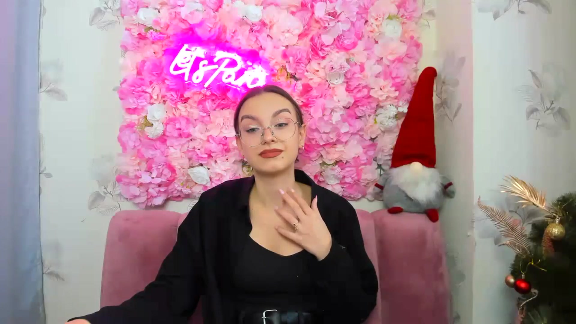 Gallery image thumbnail from SofiaLiub's myfreecams stream on, 12/14/2024, 13:01 image 18 of 20