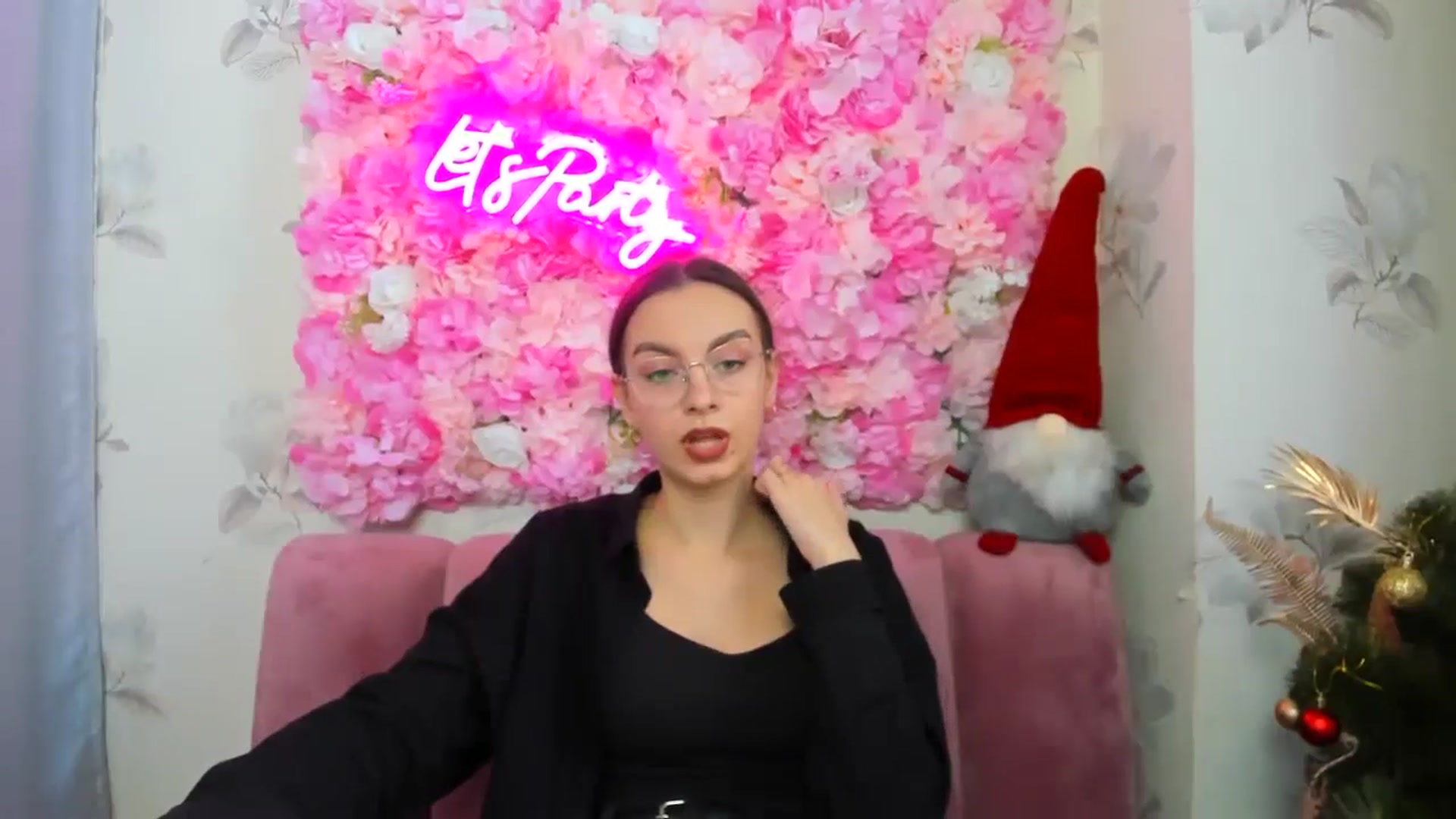 Gallery image thumbnail from SofiaLiub's myfreecams stream on, 12/14/2024, 13:01 image 3 of 20